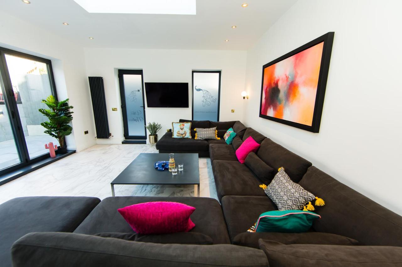 Rounton Villa By Maison Parfaite - Hot Tub - Sea Views - Parking 로빈후즈베이 외부 사진