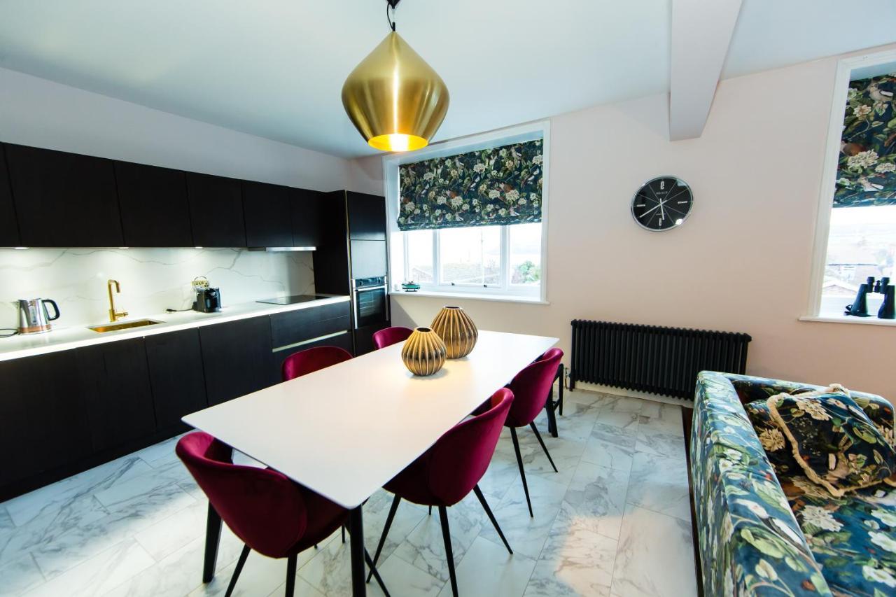 Rounton Villa By Maison Parfaite - Hot Tub - Sea Views - Parking 로빈후즈베이 외부 사진