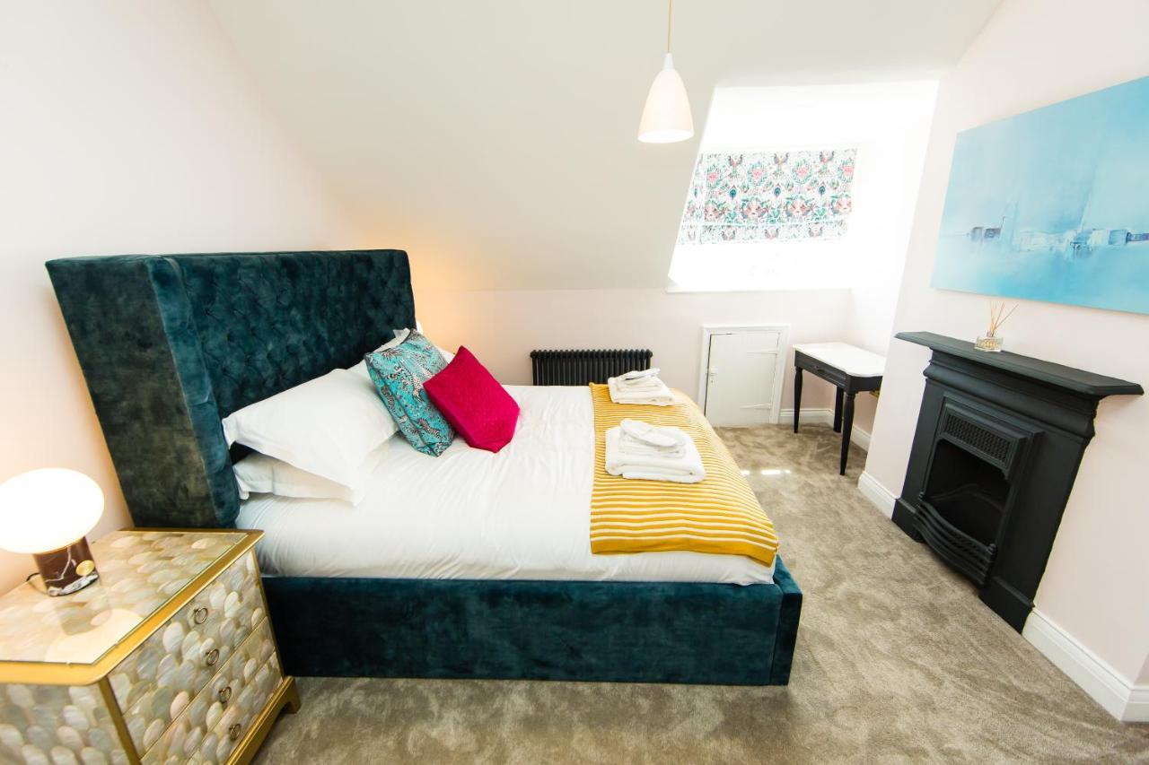 Rounton Villa By Maison Parfaite - Hot Tub - Sea Views - Parking 로빈후즈베이 외부 사진