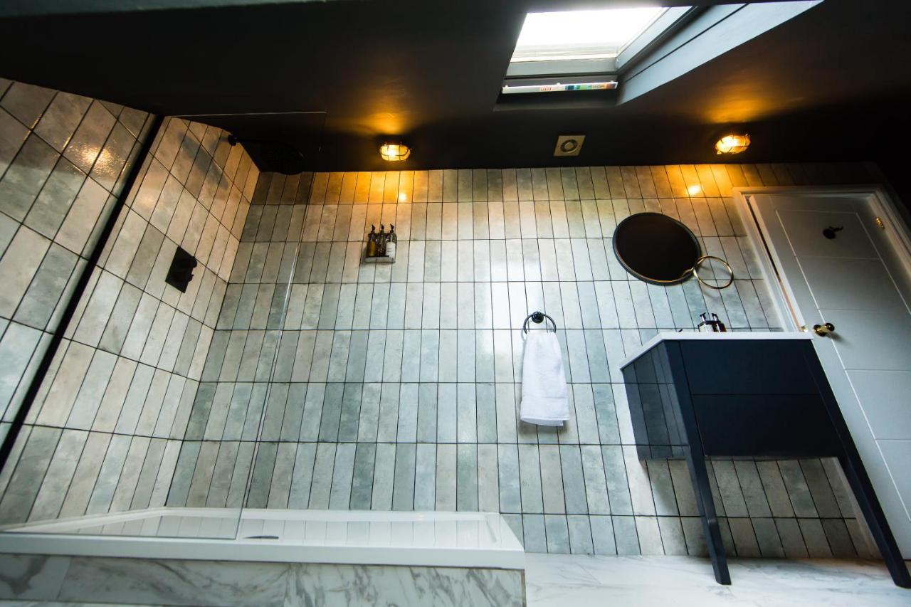 Rounton Villa By Maison Parfaite - Hot Tub - Sea Views - Parking 로빈후즈베이 외부 사진