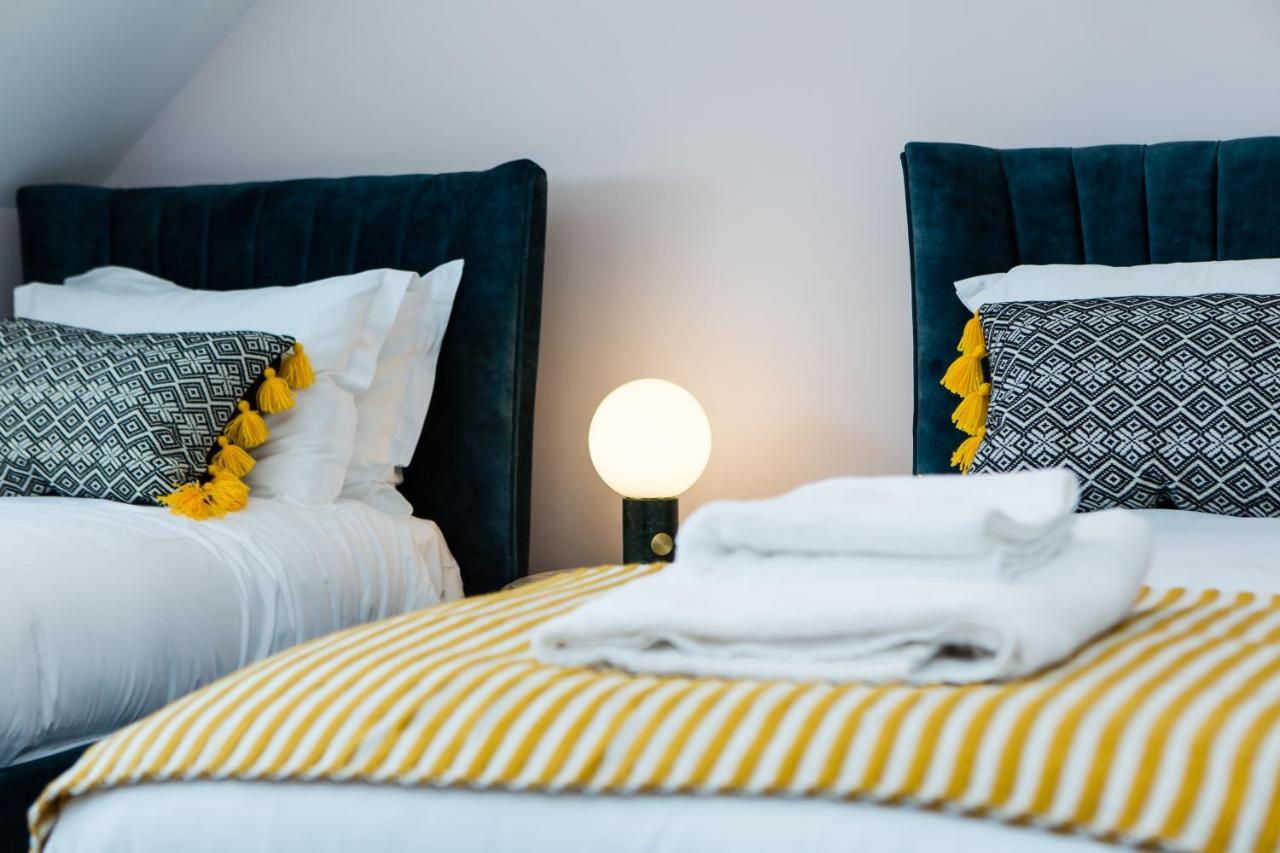 Rounton Villa By Maison Parfaite - Hot Tub - Sea Views - Parking 로빈후즈베이 외부 사진